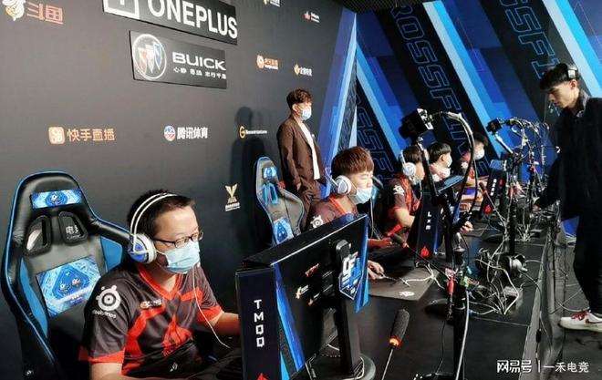 斯顶停半步 斯顶停半步